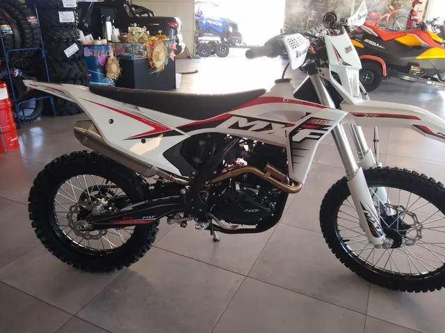 Motocicleta Cross MXF 250cc-TS 2T Branca 200M2T