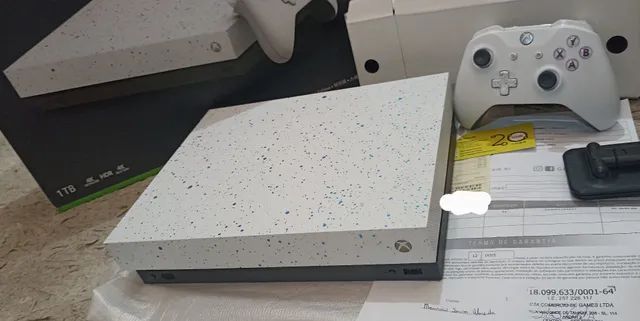 Xbox One X 1000GB - Branco - Edição limitada Hyperspace