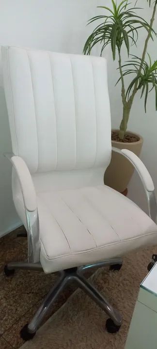 Cadeira Giratória com Rodas Branca - Foto 4