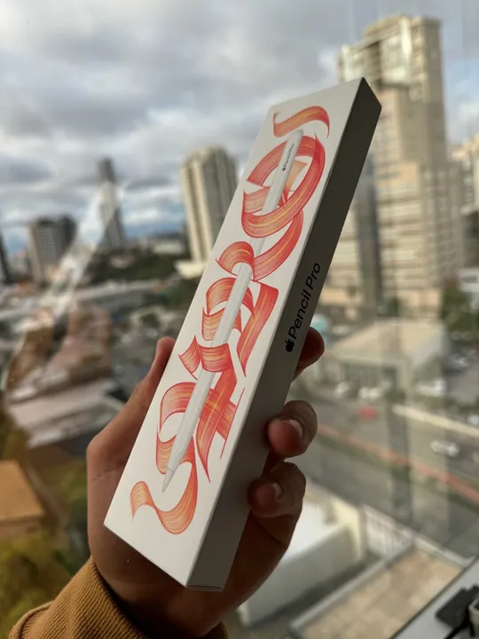 Apple Pencil Pro - Seminova impecável
