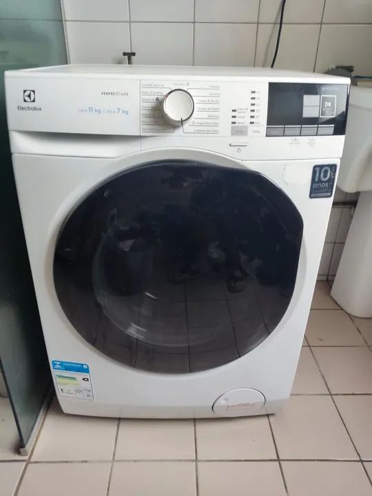 Máquina de Lavar e Secar Electrolux 11kg