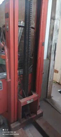 Empilhadeira eletrica