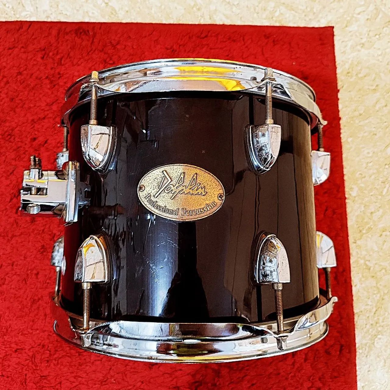 Tom de bateria da dolfin. De 10 polegadas. 6 Afinações. Usado. Instrumentos musicais