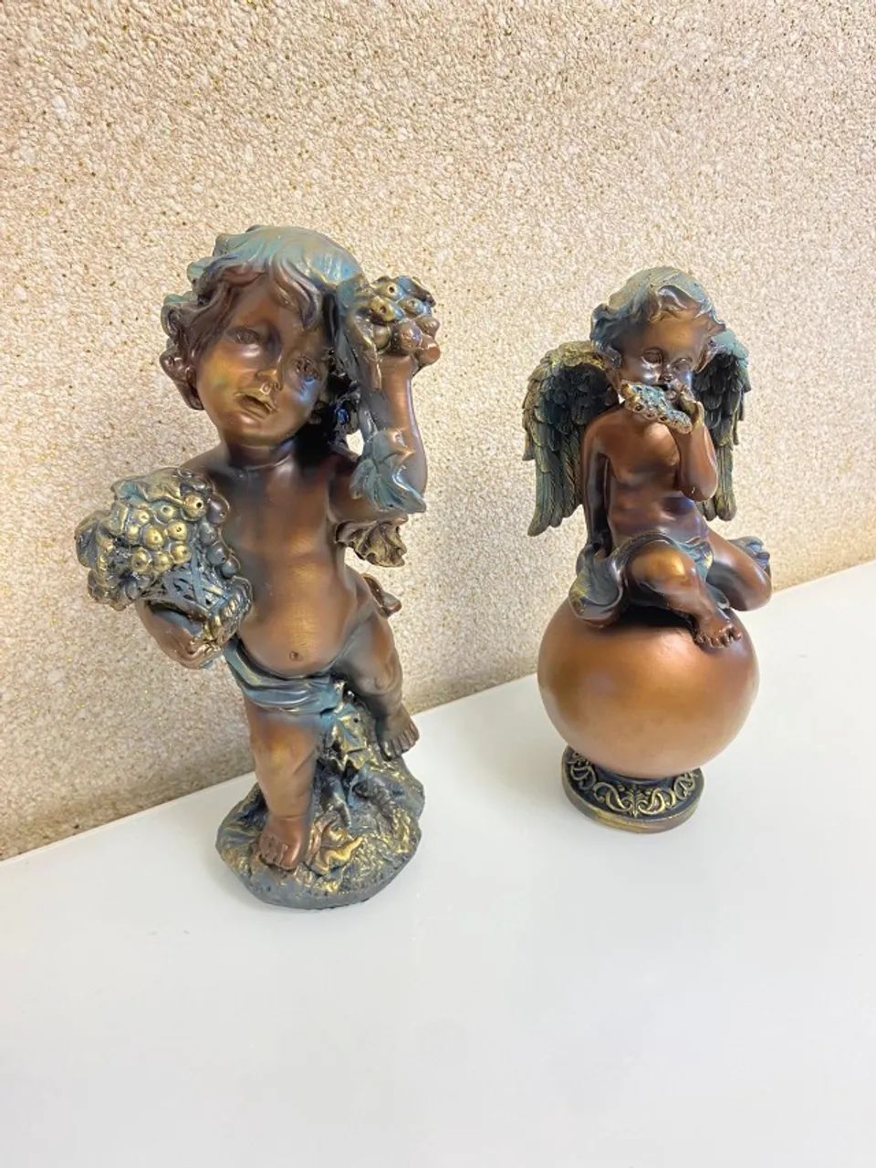 Anjos de resina bronze/ouro envelhecido