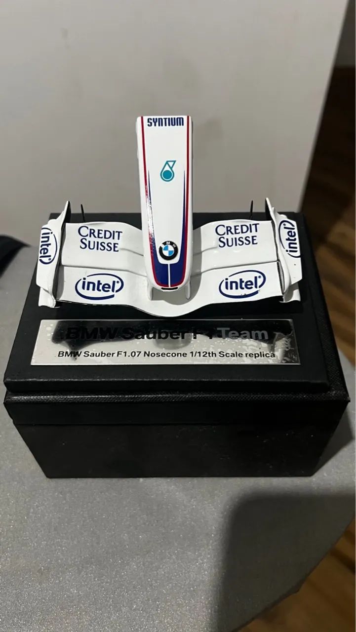 Miniatura BMW Sauber F1.07 Nosecone - Colecionador