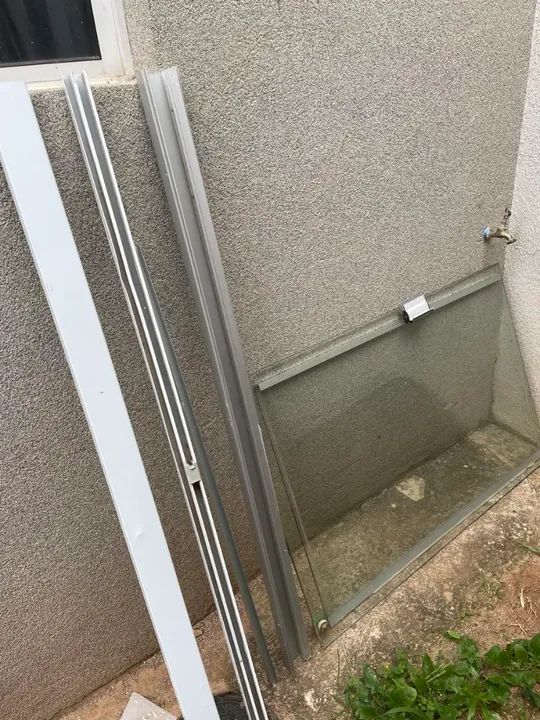 JANELA BLINDEX INCOLOR 100X100 R$170