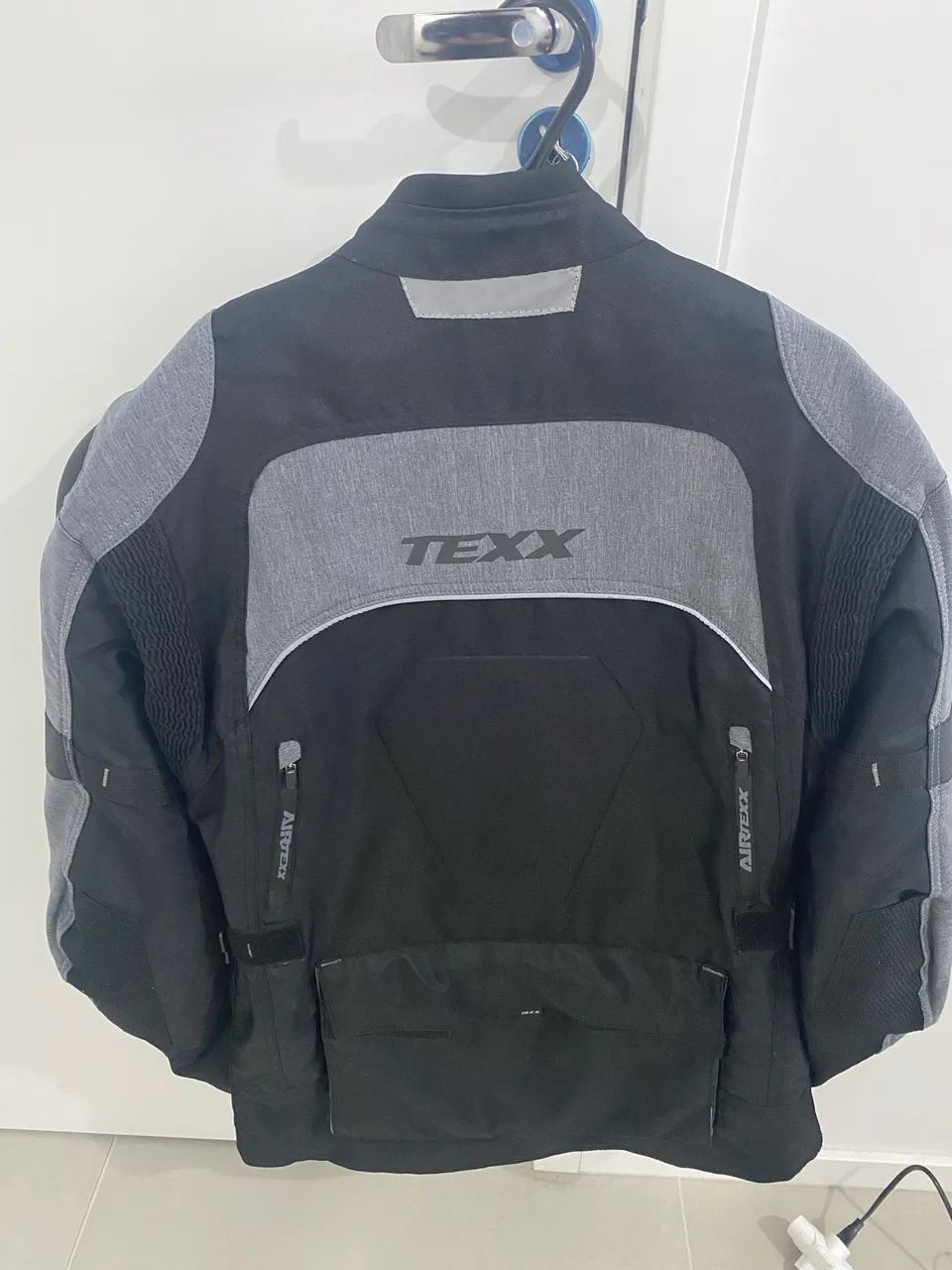 JAQUETA TEXX SEMI NOVA - M