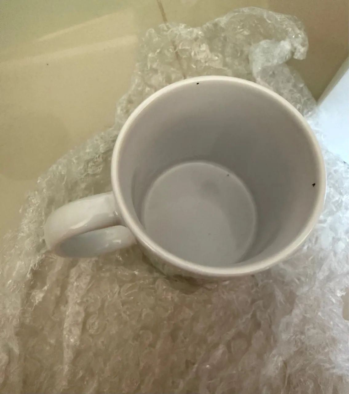 Caneca de cerâmica branca Amy Winehouse- SEM USO  - Foto 4