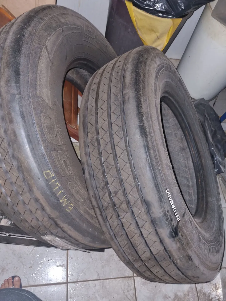 02 Pneus para Caminhão recapagem 295
