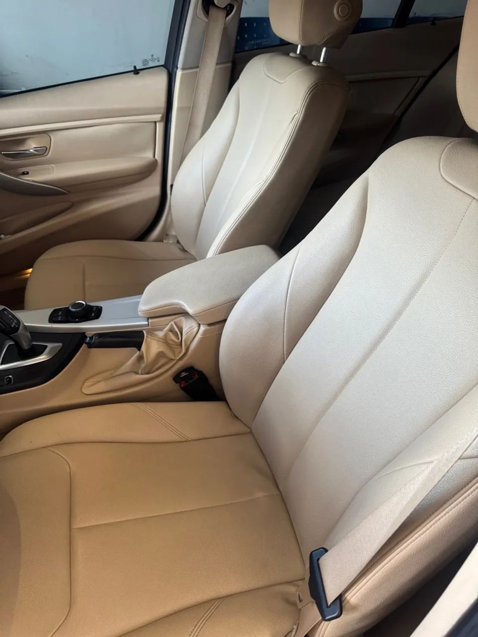 BMW 320i  - Foto 2