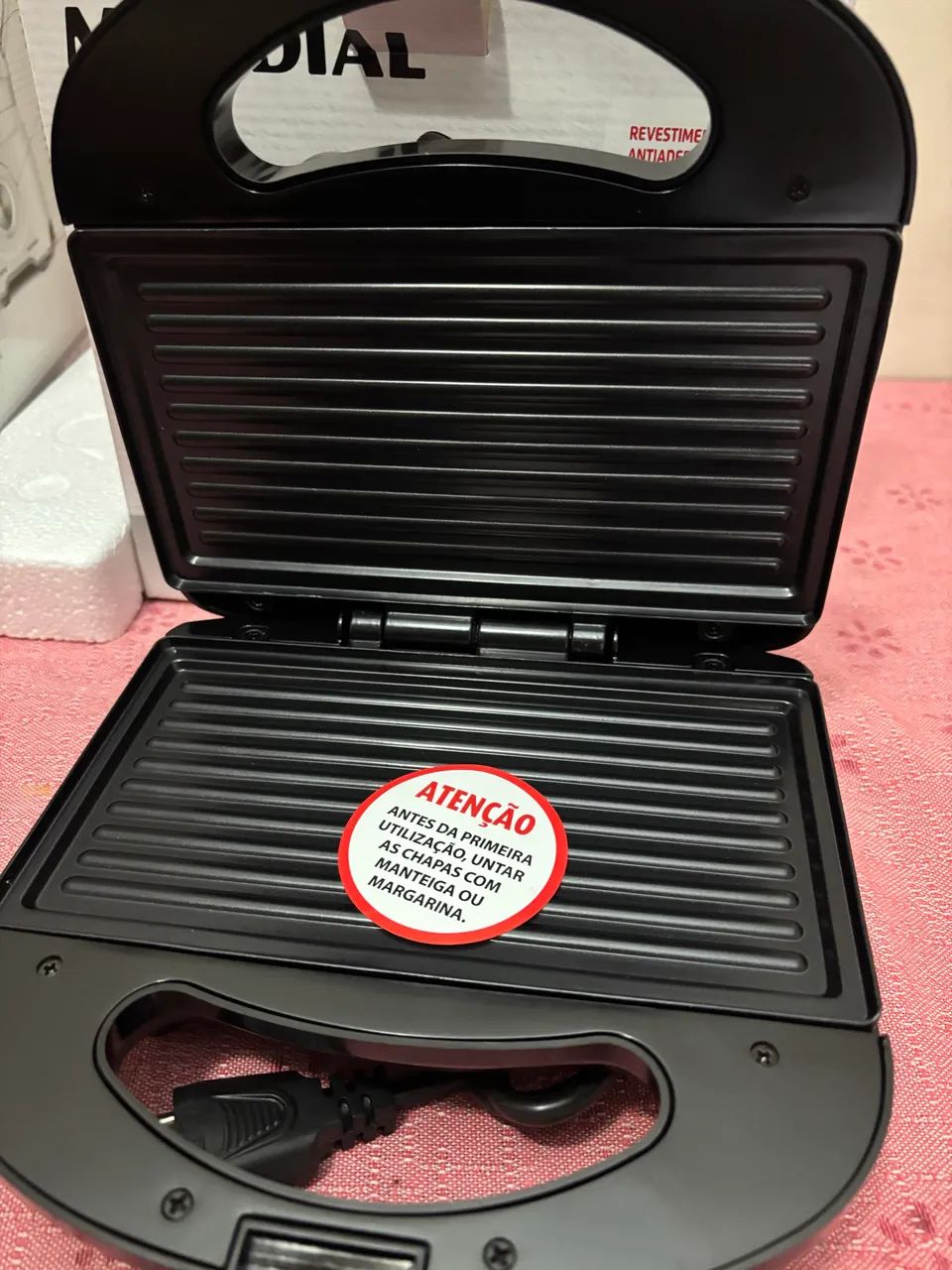 Sanduicheira Grill Mondial na caixa - Foto 5