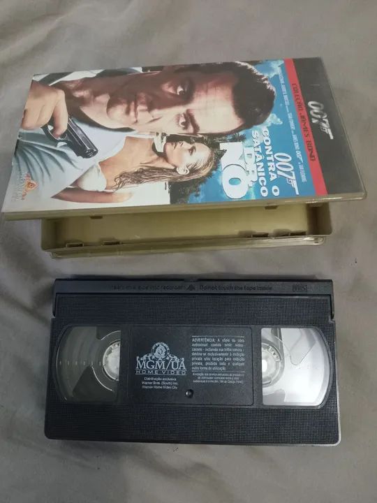 Fita VHS 007 Contra o Satânico Dr. No - DVD - Foto 3