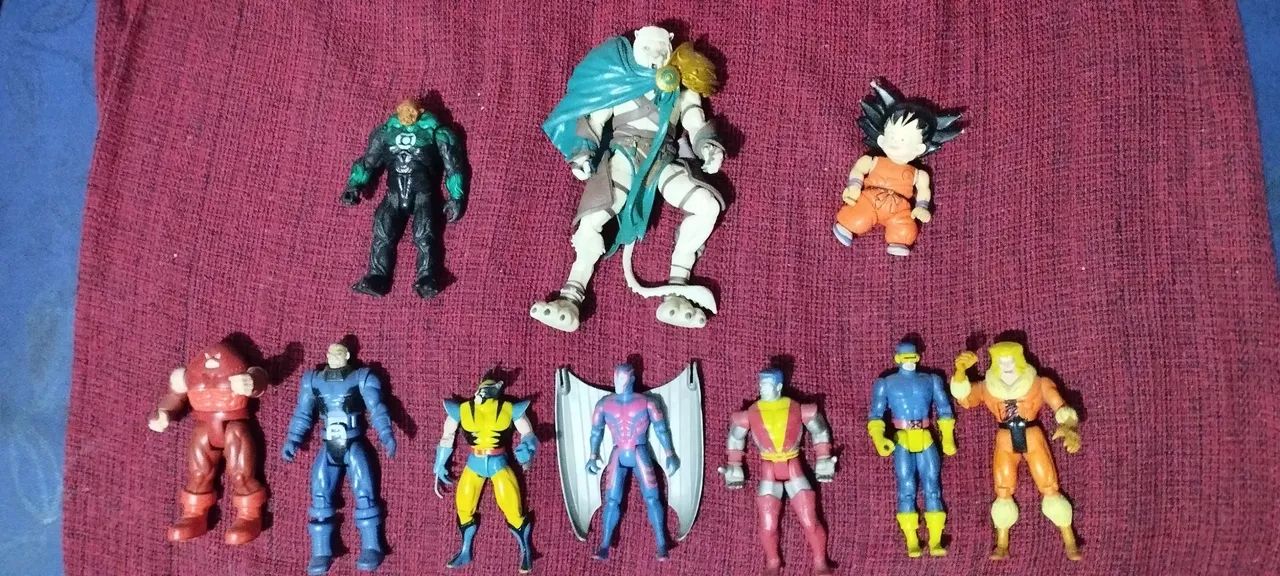 Lote Xmem toy biz 1990 + Goku Bandai+ lanterna Verde - funko 