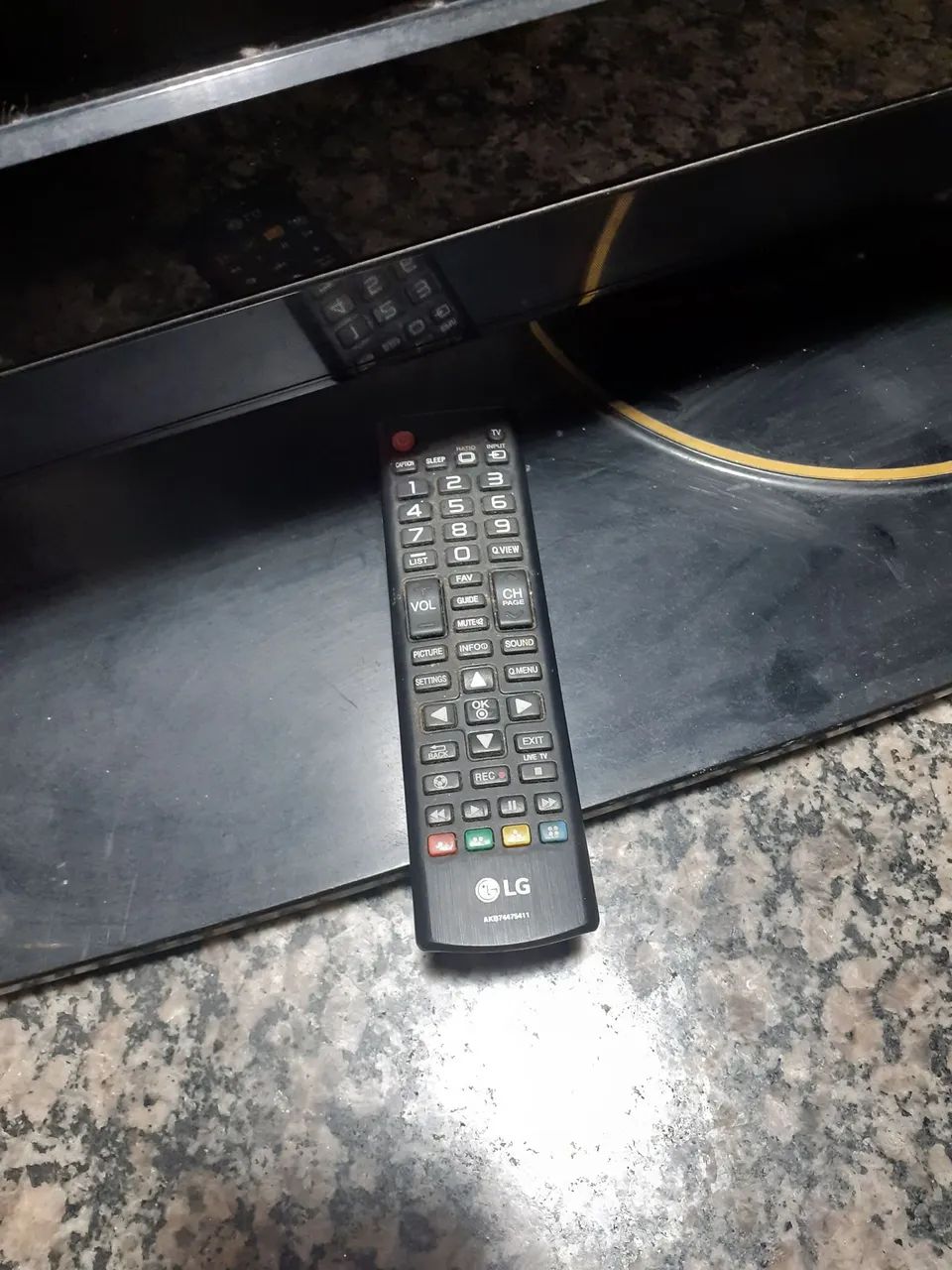 Vendo essa televisão LCD 47polegadas Full HD converso integrando  - Foto 4