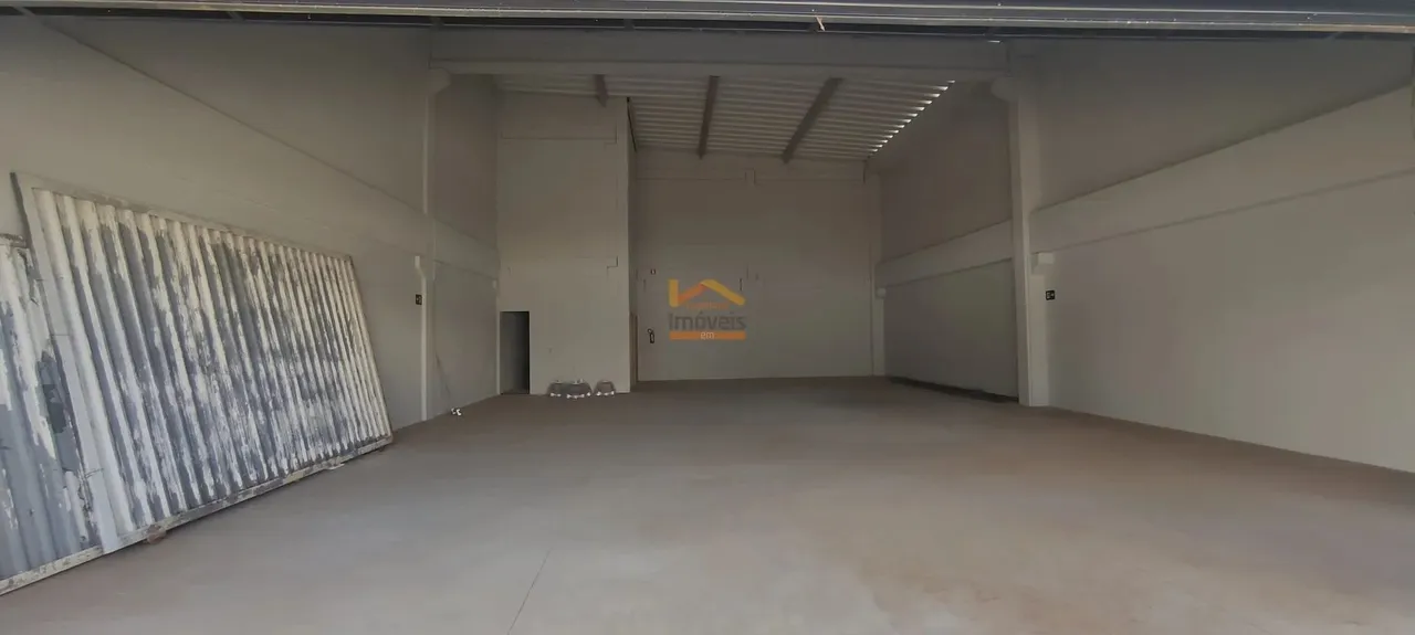 Salão Comercial para Locação em Americana-SP, Jardim São Paulo: 1 Sala, 3 Banheiros, 4 Vag