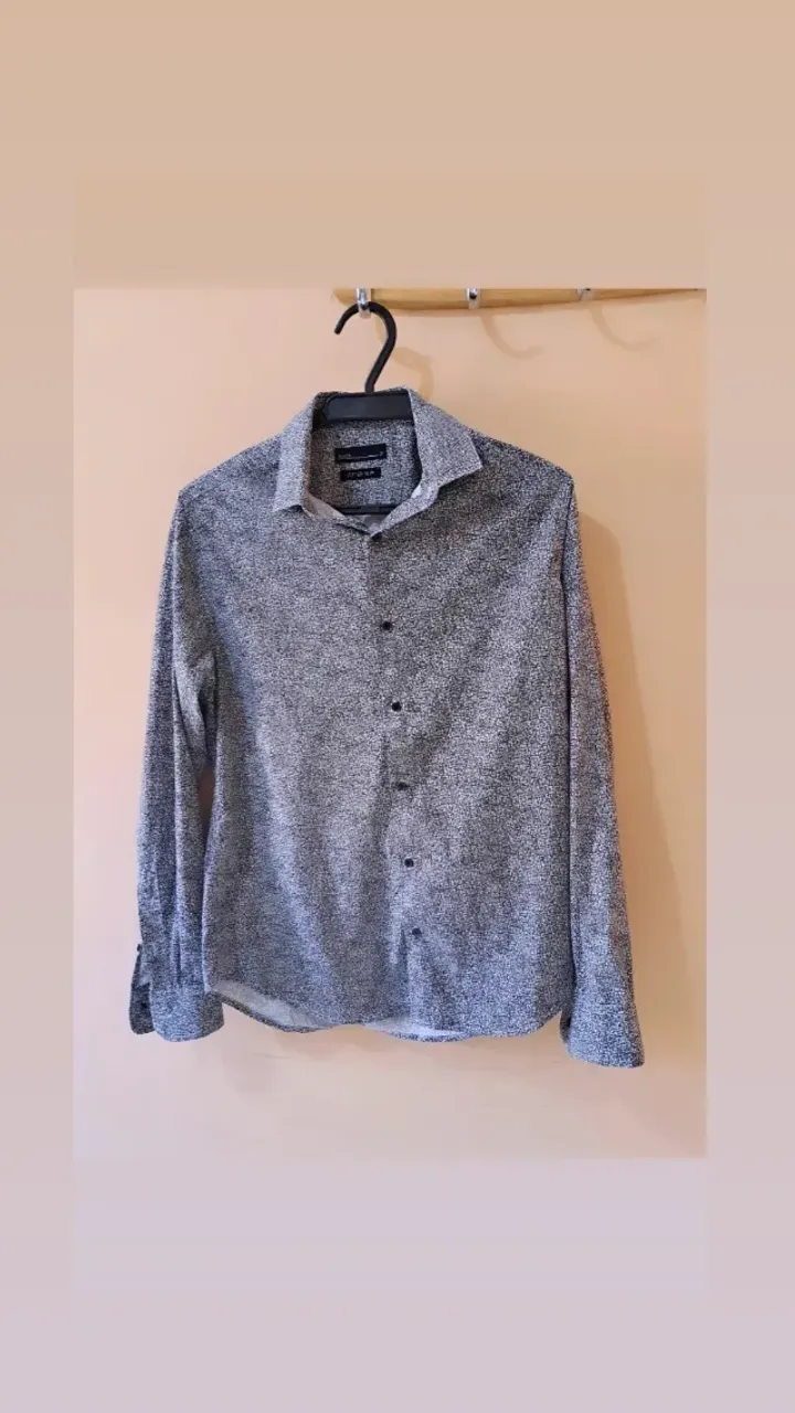 Camisa de Mangas Compridas Cinza