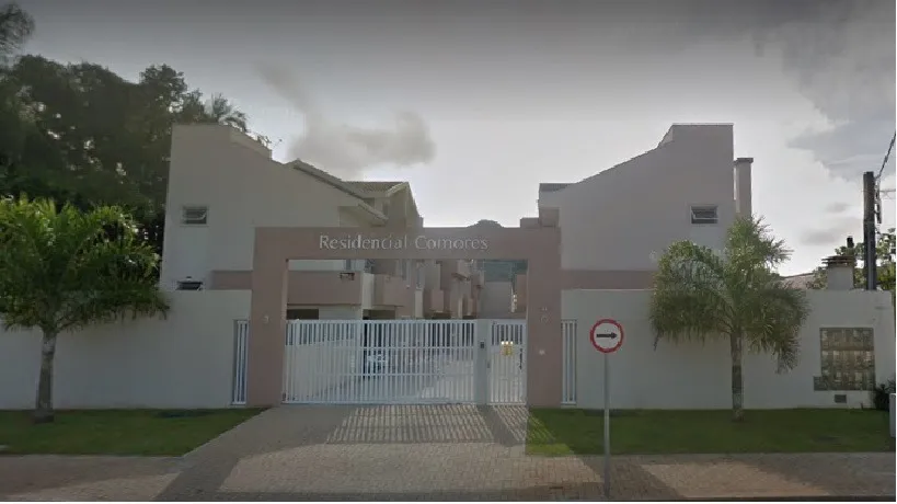 ? Triplex para Locação no Centro de Matinhos/PR - Espaço, Conforto e Localização!