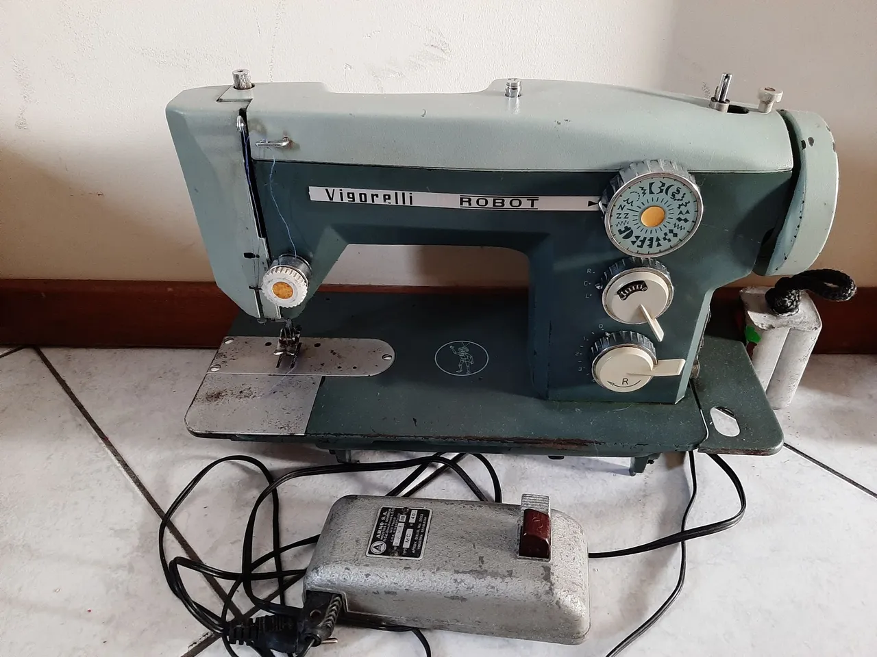 Máquina de Costura Vigorelli Robot 110 Volts