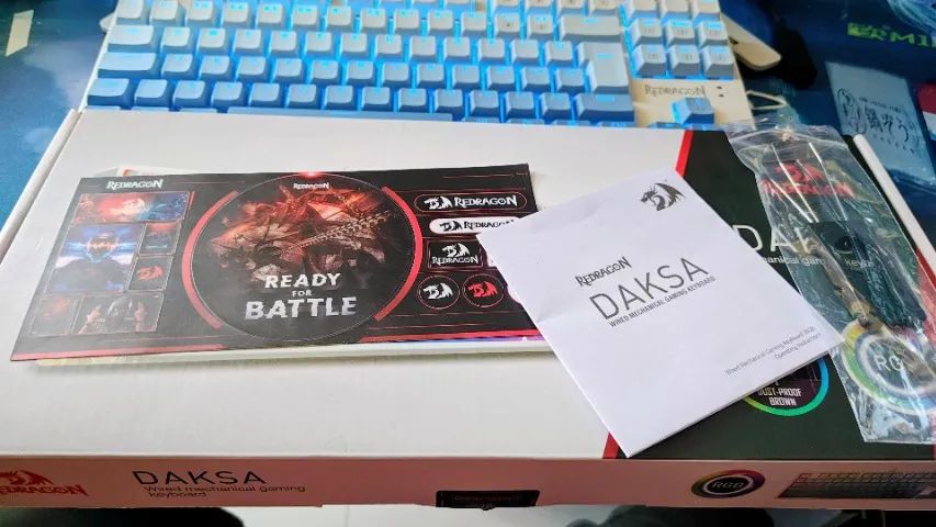 Teclado Mecânico Redragon Daksa Branco e Azul Switch Brown ABNT2 TKL - Foto 4