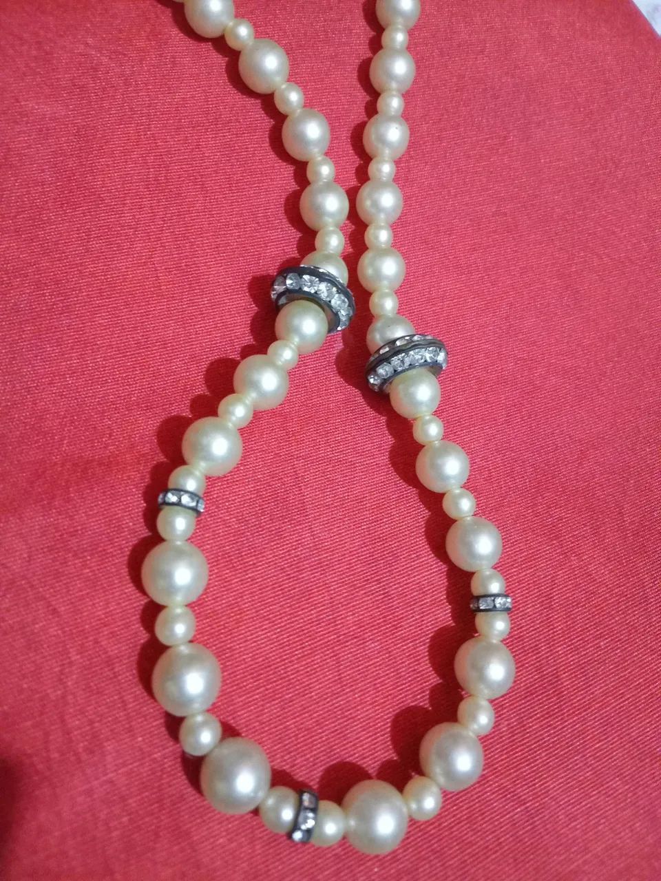 VINTAGE. Colar de pérolas com detalhes em strass - Foto 3