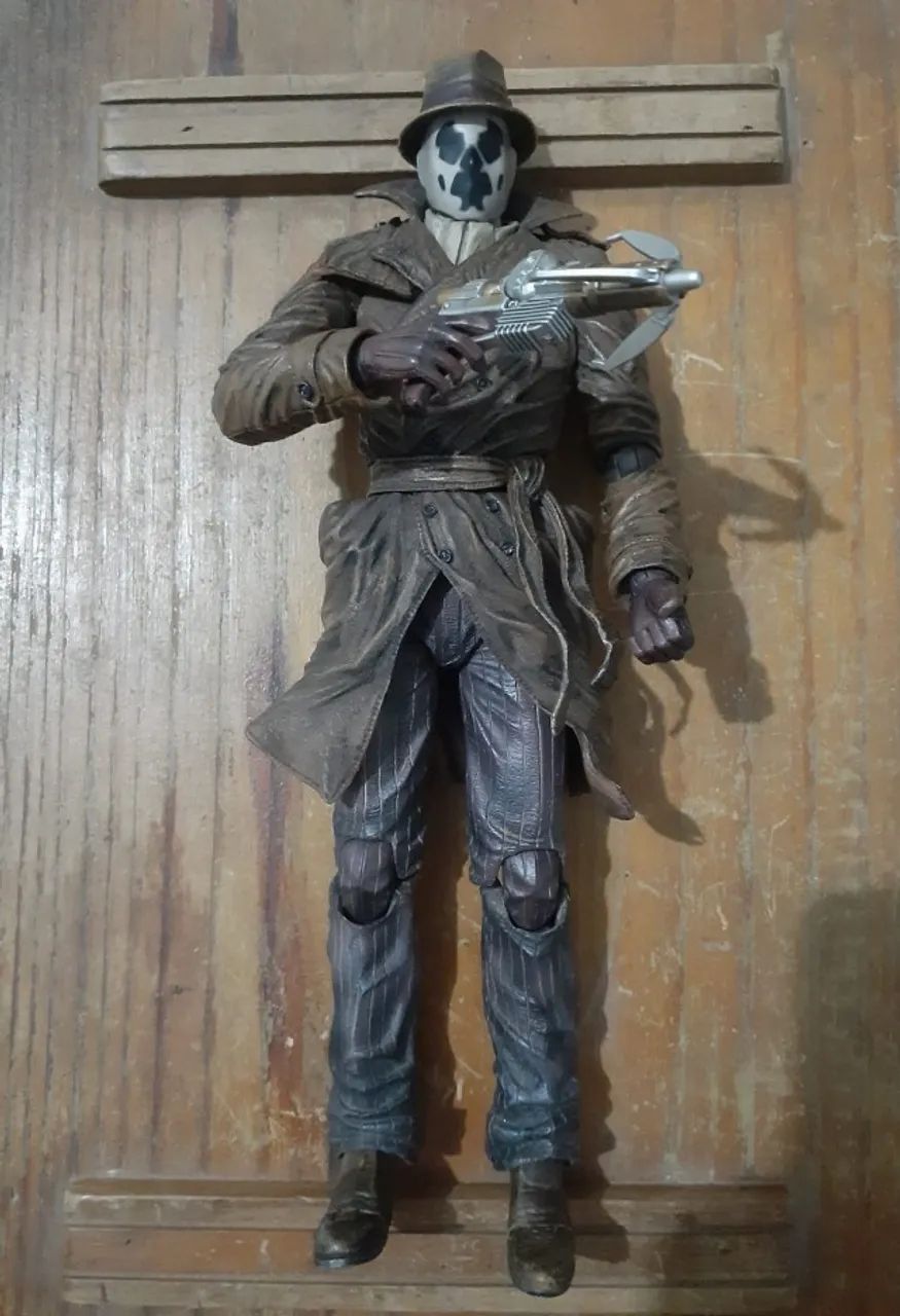 Figura Rorschach Watchmen Square Enix Play Arts - Hobbies e