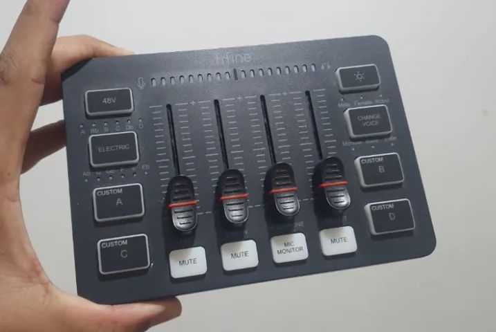 FIFINE Mixer de áudio para jogos/podcast/mixer RGB 4 canais microfone XLR