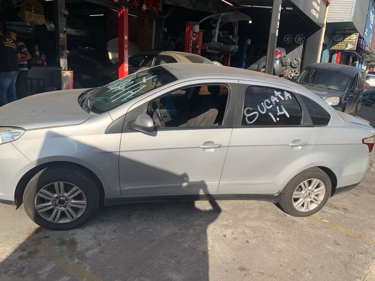 Fiat Grand Siena 1.4 2013 . Somente venda de peças separadas. - Foto 3