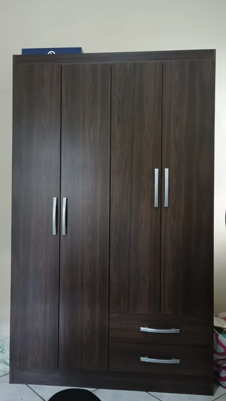 Guarda-Roupas de 4 Portas com 2 Gavetas