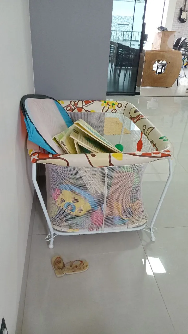 Berço portátil infantil com acessórios