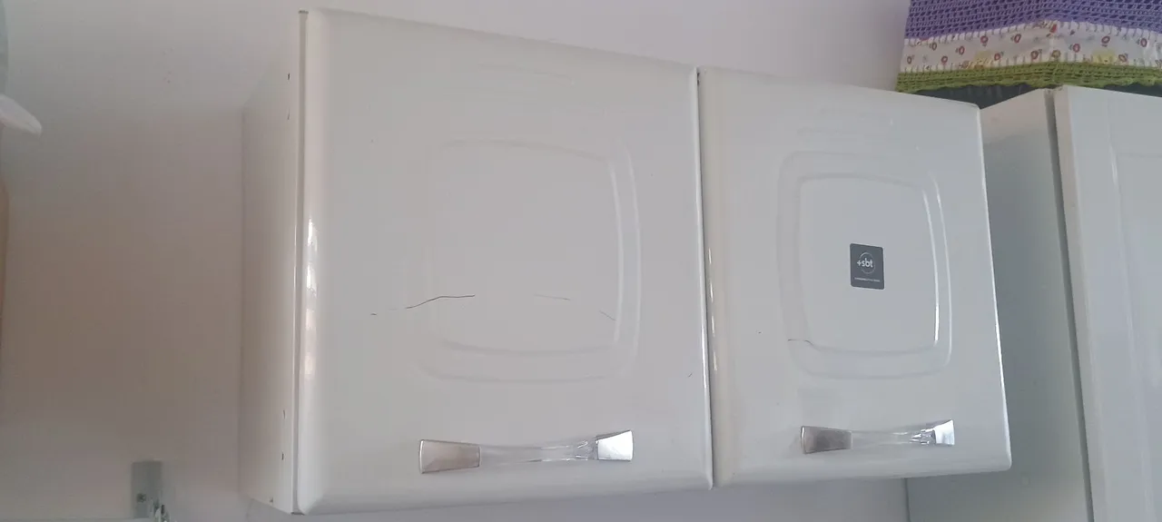 Armário de cozinha branco