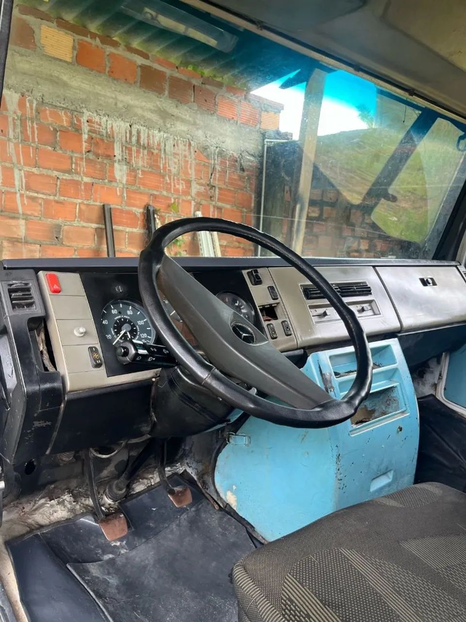 Mercedes Benz 710 4x2 - Foto 2