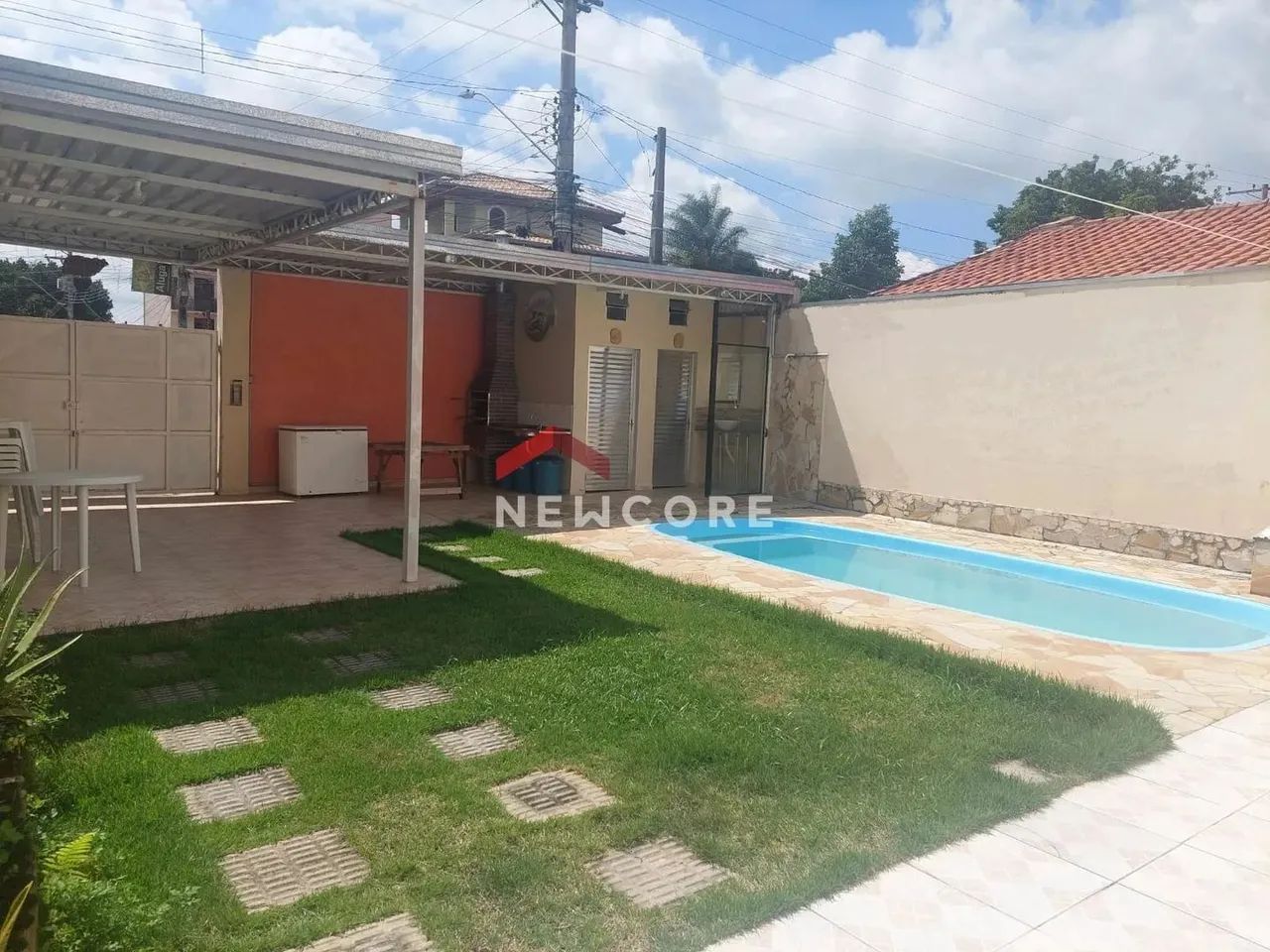 Sobrado em Rua Durvalina da Gama Ferreira - Bosque dos Eucaliptos - São José dos Campos/SP