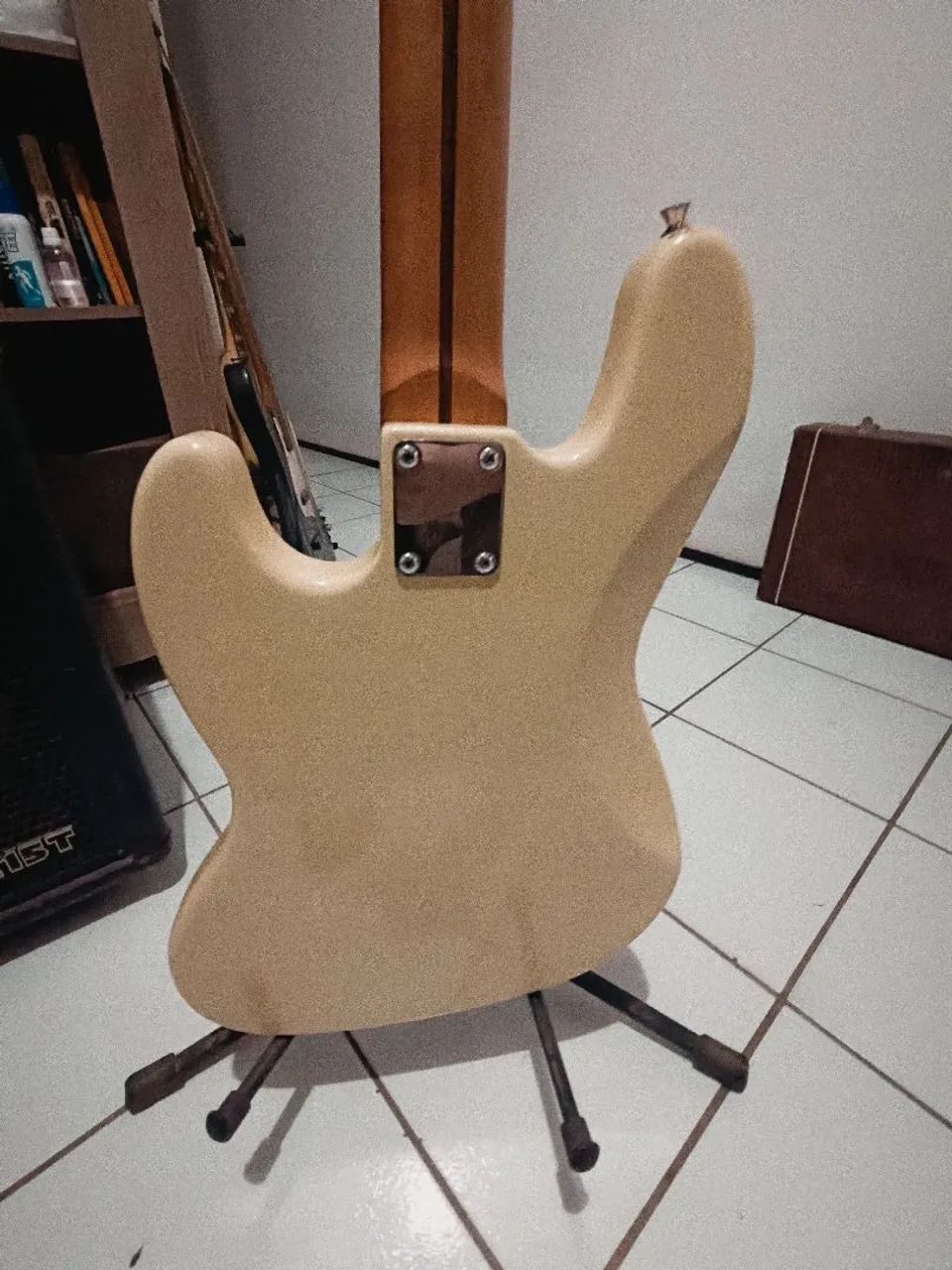 Baixo Squier Jazz Bass - Foto 5