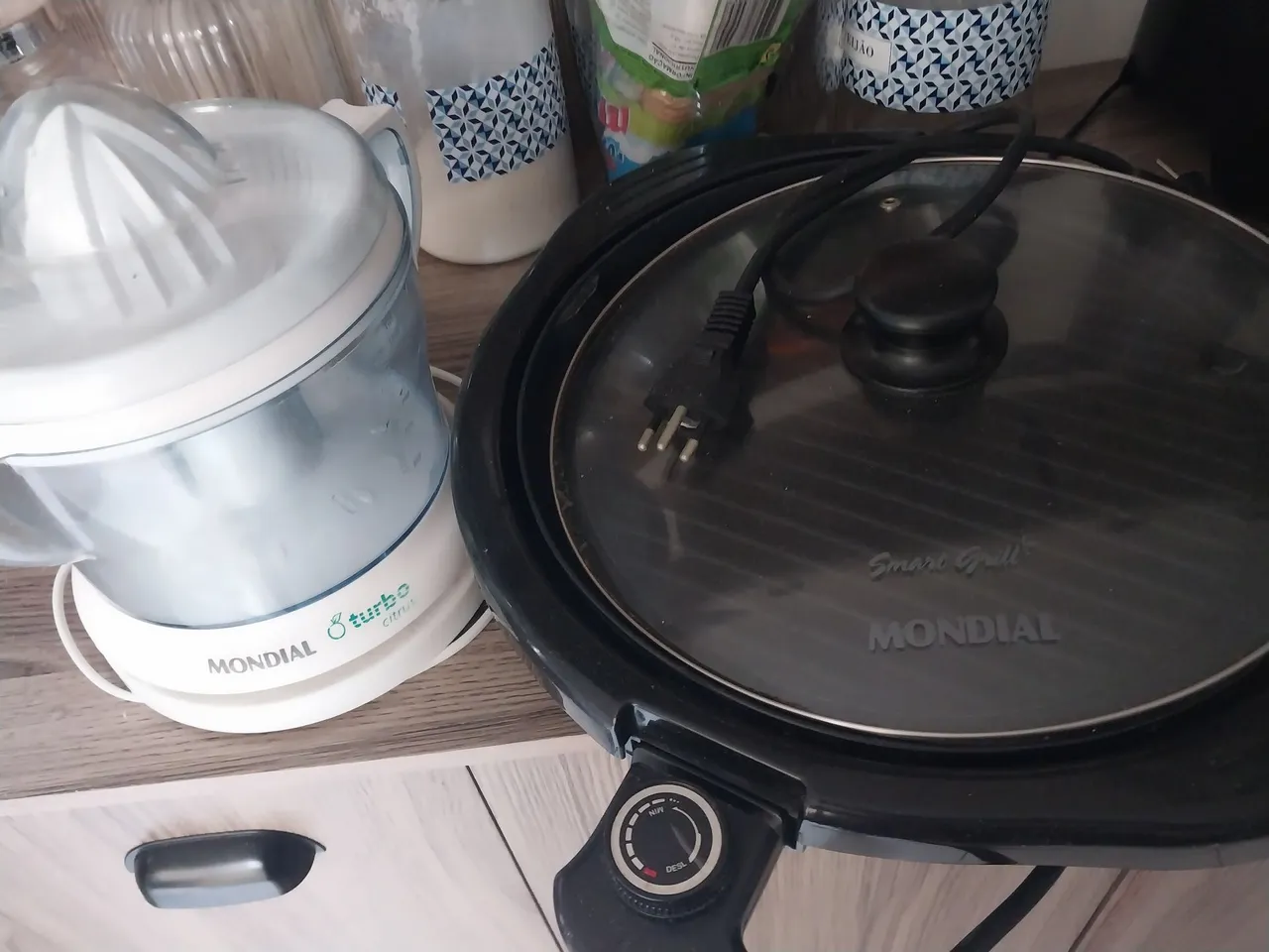 Churrasqueira Elétrica Smart Grill e espremedor de laranja