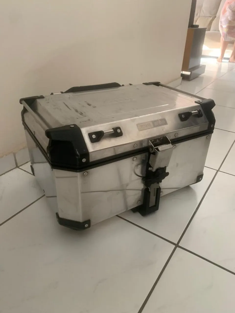 Bau em alumínio Trekker Outback GIVI 58lt