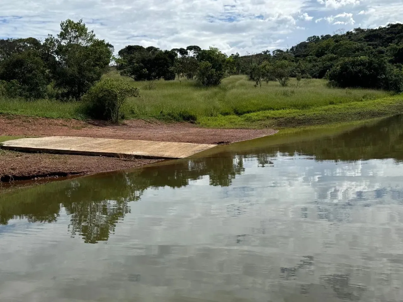% Lago corumba 4, Vendo Urgente - Escriturado $