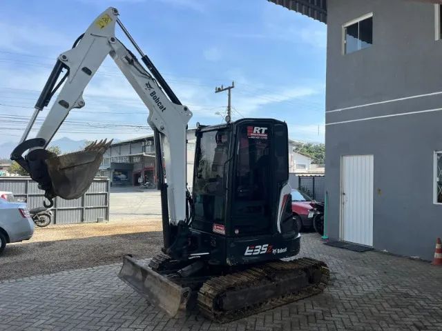 Vendo Mini Escavadeira BOB CAT E 35 Z