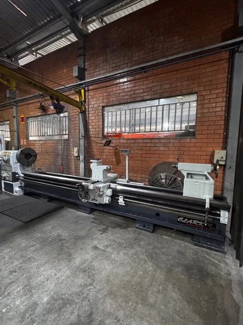 TORNO MECANICO CLARCK  62100C/5000 ANO 2005 - Foto 2
