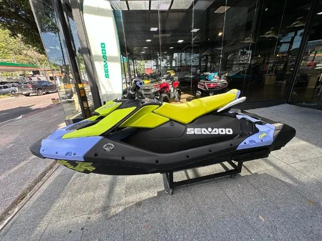 Jet Ski Seadoo Spark Trixx 3up com som de fábrica 2024 - Foto 5