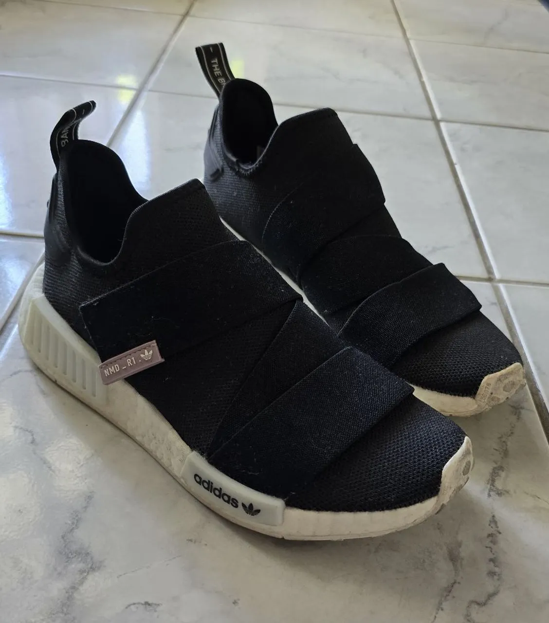 Tênis Adidas NMD R1 Slip-On Preto