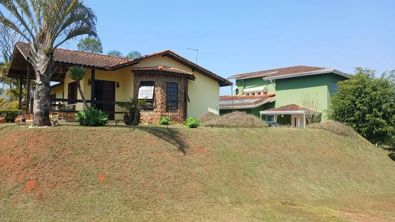Casa de condomínio para venda possui 770 metros quadrados com 3 quartos