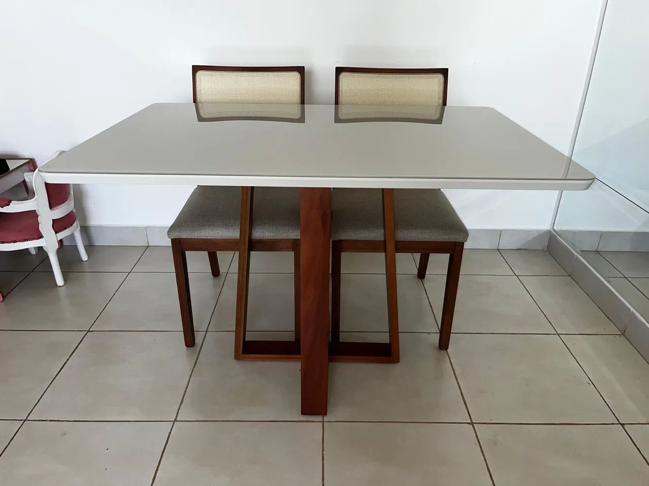 Mesa de jantar nova completa 