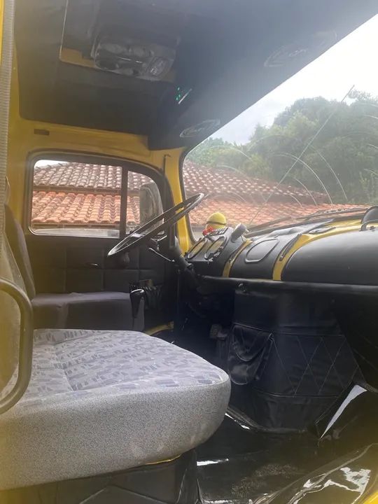 Caminhão caçamba Mercedes-Benz 1113 - Foto 9