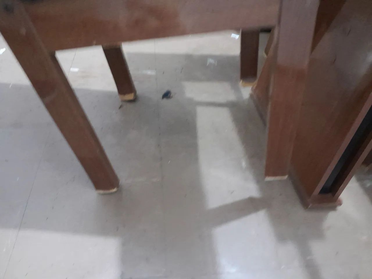 Vendo mesa usada 250,00 reais64739713687810122