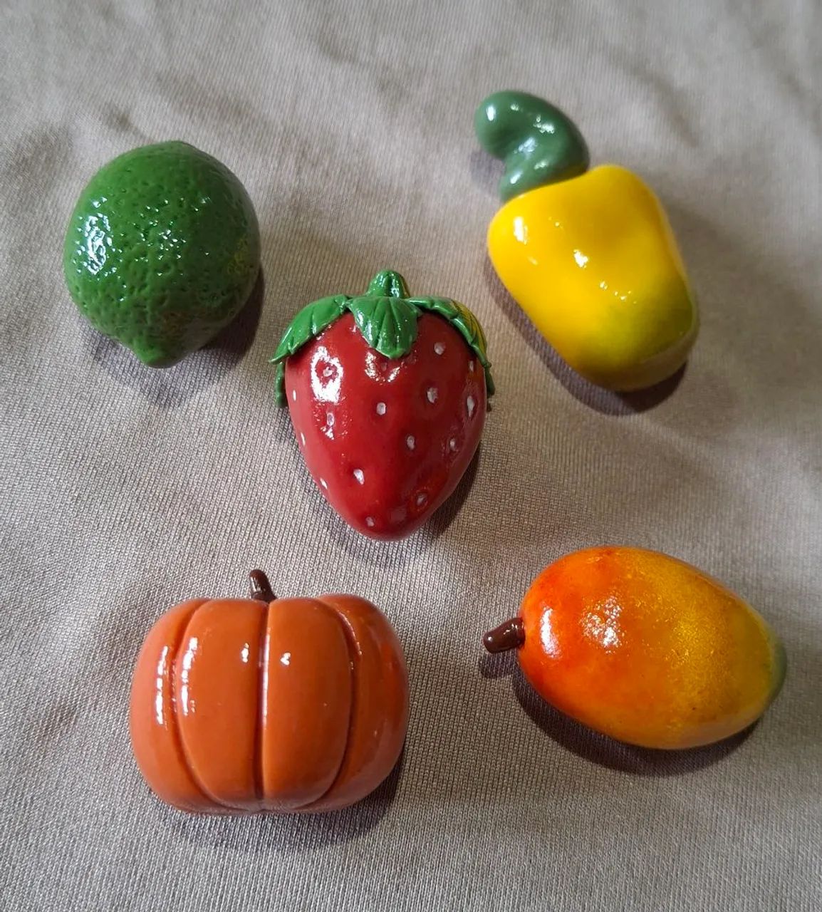 Imãs de geladeira de biscuit - Foto 2