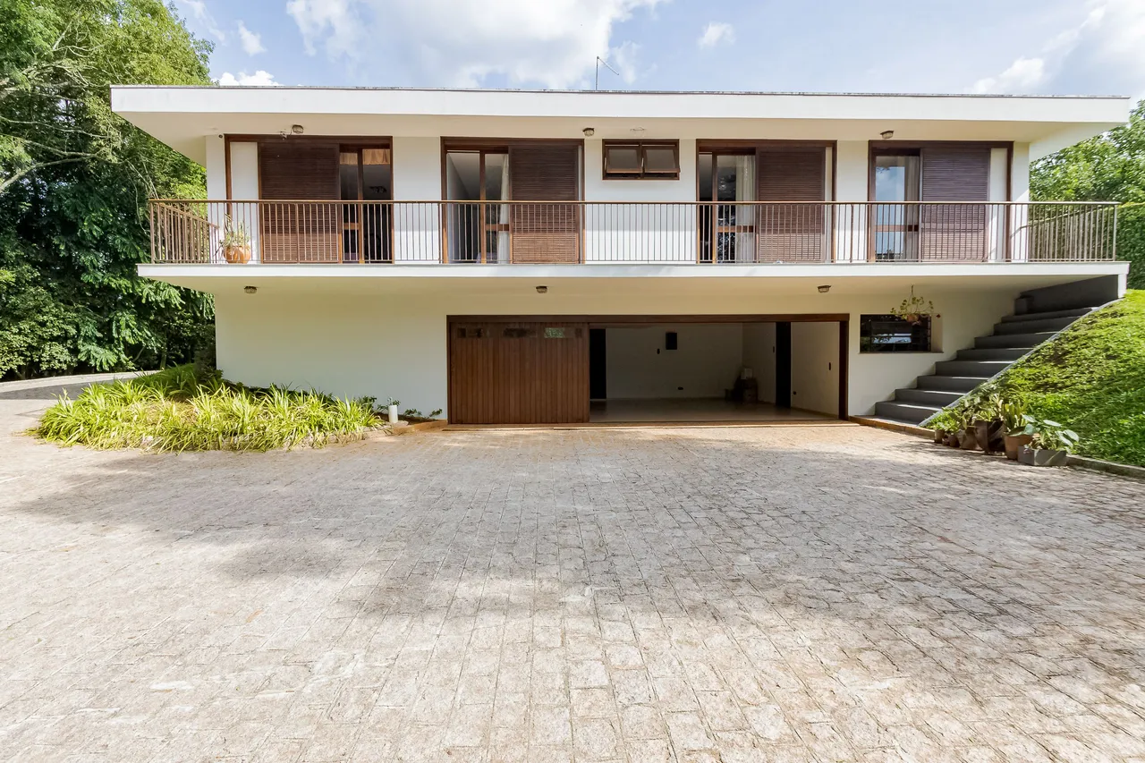 RESIDENCIA C/ 433,00 m² 2 PAVIMENTOS, ALTO PADRÃO em Barreirinha - Curitiba - PR