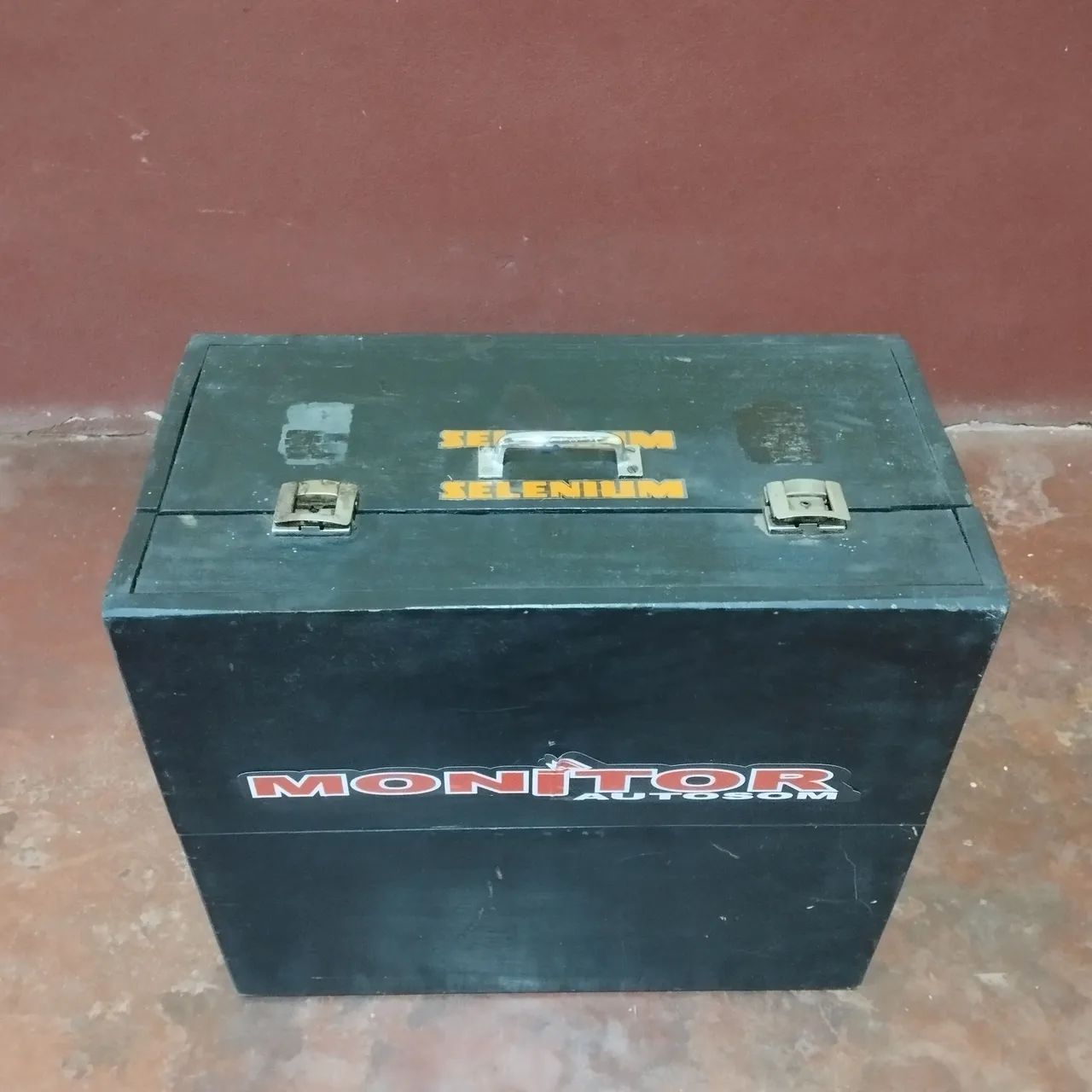 Caixa Maleta em Madeira Preta Antiga - Foto 5