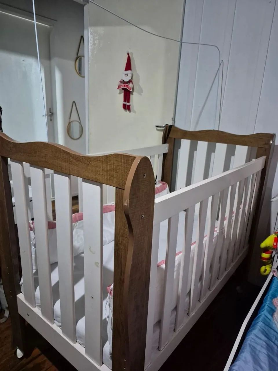Selling crib in excellent condition