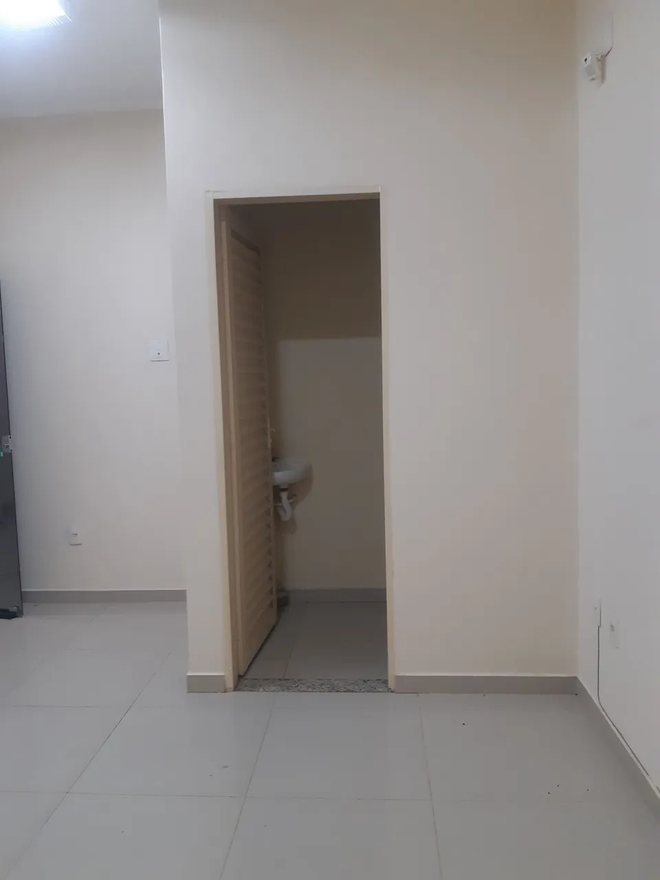 Aluga-se sala