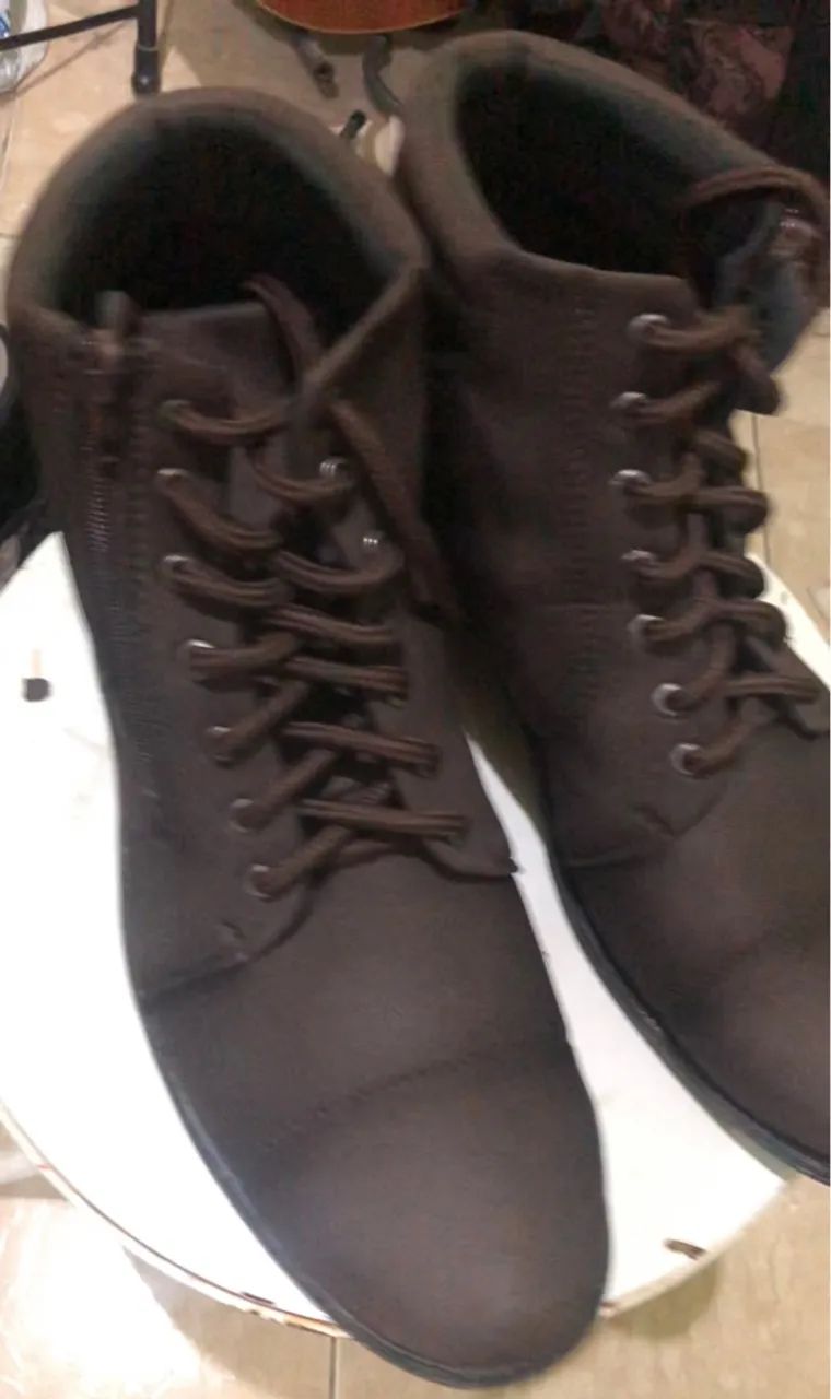 Botas marrons masculinas